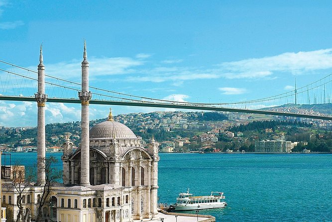 2 Continents Tour incl. Beylerbeyi Palace [full-day] - Çamlıca Hill: your Bosphorus panorama stop with a two-hill perspective