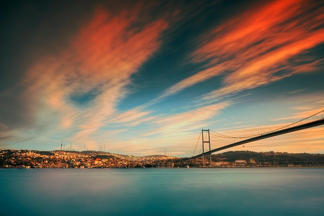 2-Hour Private Luxury Yacht Cruise on Bosphorus with Transfers - Why this private Bosphorus cruise feels different from standard sightseeing