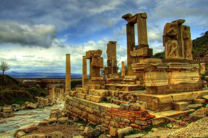 8 Day Turkey Tour; Istanbul, Gallipoli, Troy, Pergamon, Ephesus, Pamukkale - Hagia Sophia, Blue Mosque, Topkapi Palace: what the packed Old City day gets right