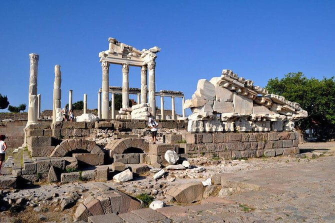 8 Day Turkey Tour; Istanbul, Gallipoli, Troy, Pergamon, Ephesus, Pamukkale - Troy and Pergamon in one long day: imagination meets real stone