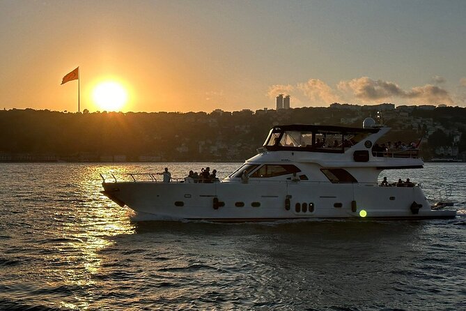 Afternoon Bosphorus Cruise Luxury Yacht with Professional Guide - Küçüksu Pavilion and the calmer side of the Bosphorus