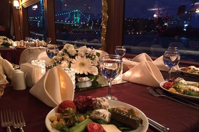 All Inclusive; Istanbul Bosphorus Dinner Cruise with Live Shows&Unlimited Drinks - Rumeli Fortress and Fatih Sultan Mehmet Bridge: big views, historic vibes