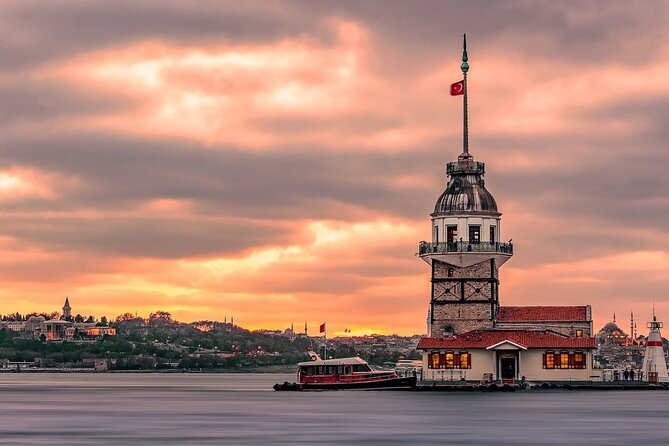 Asian Side of Istanbul: Uskudar and Kadikoy Full Day Walking Tour - Kadıköy After the Quiet Streets of Üsküdar