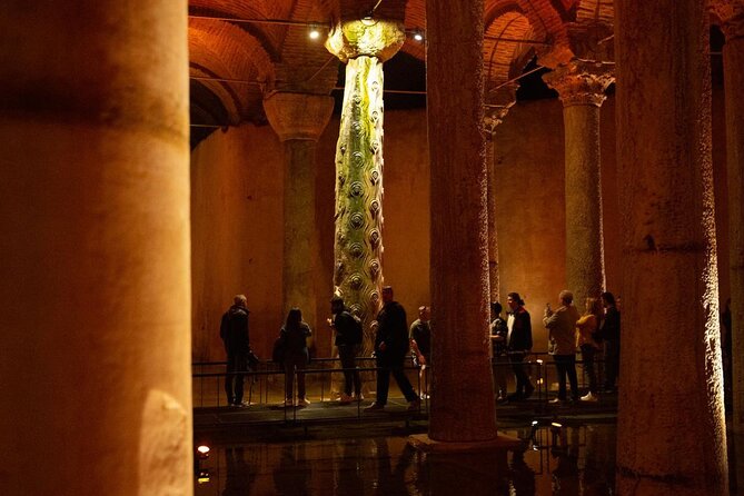 Basilica Cistern Skip-the-Ticket-Line Entry with Audio Guide - What a typical hour feels like at the cistern