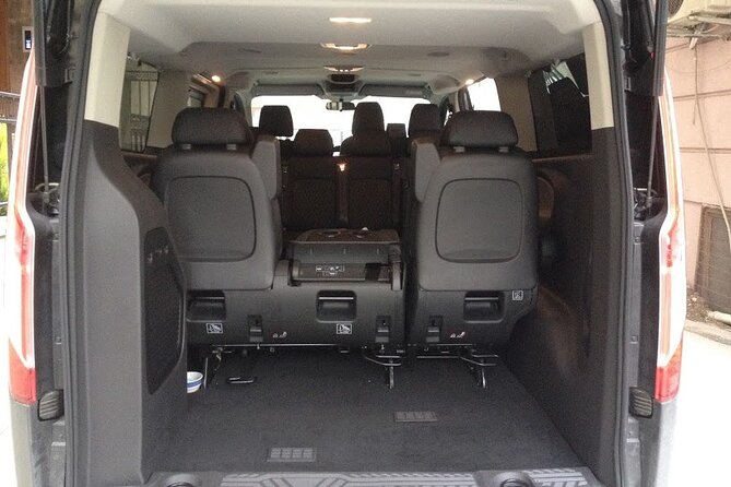 Beyoglu Region to IST Airport private transfer service - Communication and punctual pickup: the human side of transfers