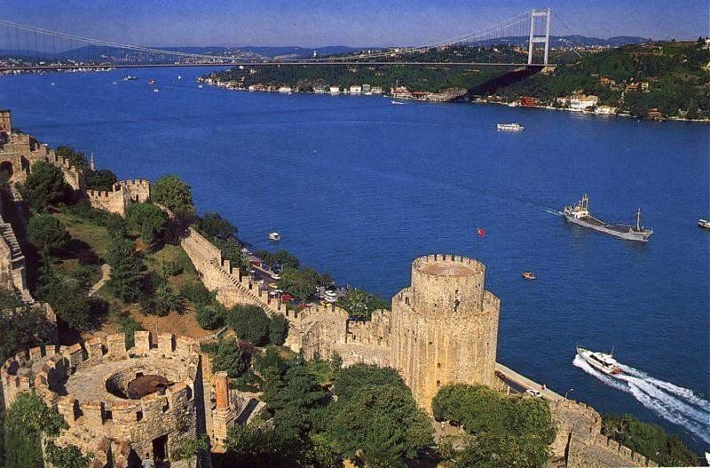 Bosphorus Boat Cruise & Two Continents Tour with Lunch - Golden Horn to Balat: Walking Through Istanbul’s Old Peninsula