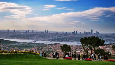 Bosphorus Cruise and Two Continents Tour with Local Guide - Egyptian Spice Bazaar: What You’ll See and Why It’s Worth Braving