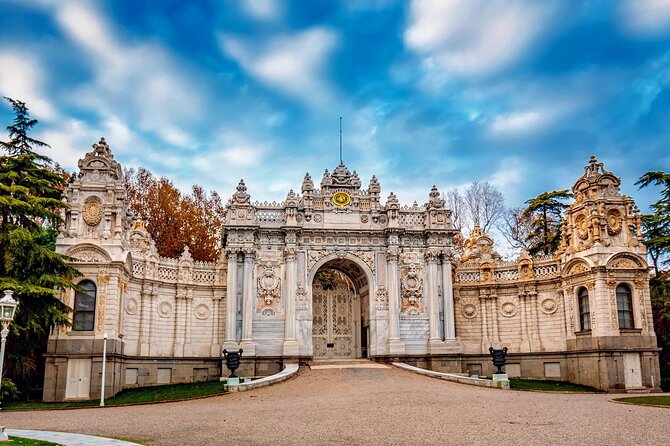 Bosphorus Cruise with Dolmabahce Palace and Istiklal Street Tour - Dolmabahçe Palace: Ottoman Glamour With a Ticket Cost to Plan