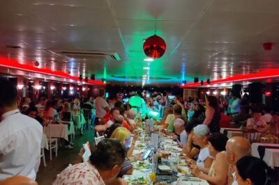 Bosphorus Dinner Cruise Tour with Private Table - Boarding Options: Hotel Pickup vs. Meeting at the Port