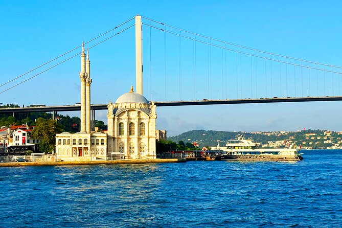 Bosphorus & Golden Horn: Sunset Yacht Cruise with Expert Guide - Rumeli Fortress and Anatolian Fortress: old defense now turned for today