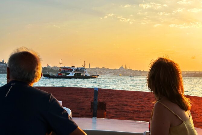 Bosphorus & Golden Horn: Sunset Yacht Cruise with Expert Guide - Your route: from Üsküdar to Karaköy at golden hour