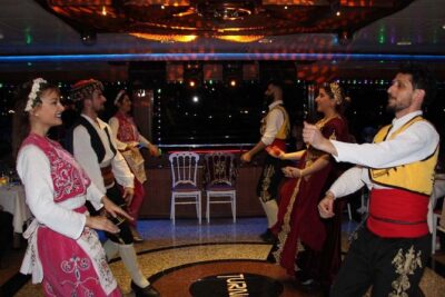 Bosphorus Sightseeing Cruise with Turkish Live Show and Dinner - The Turkish live show: dancing quality vs. crowding reality