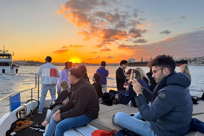 Budget Evening Cruise: Dinner, Live Shows & Party - Dinner, Drinks, and Snacks: What the Included Meal Covers
