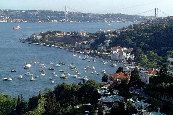 Bus and Boat Two Continents Tour in Istanbul - Bus and Boat Two Continents Tour: The day’s rhythm