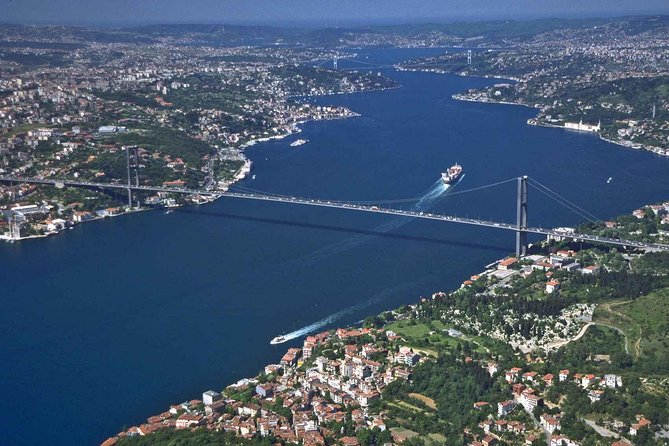 Bus and Boat Two Continents Tour in Istanbul - Camlica Hill lunch: A high finish with real views