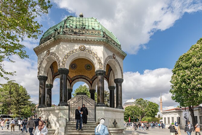 Byzantian and Ottoman City Tour Museum fees Lunch Inc - Topkapi Palace: Ottoman power, rooms, relics, and all