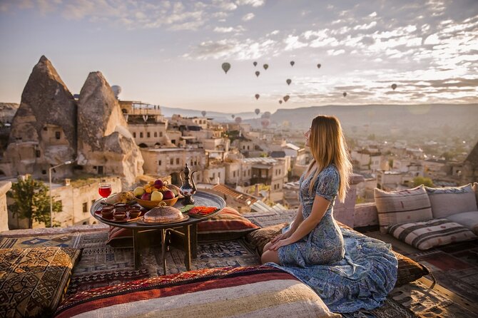 Cappadocia Gems: 3 Days Trip Package with Balloon Ride Option - Day 1 in Cappadocia: Göreme churches, Uchisar and Devrent, plus the craft-stop reality