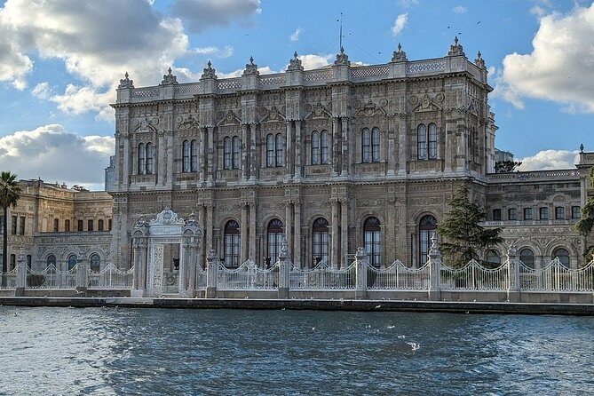 Dolmabahçe Palace and Sunset Tour on Luxury Yacht - Group Size, Pace, and Who This Tour Suits Best