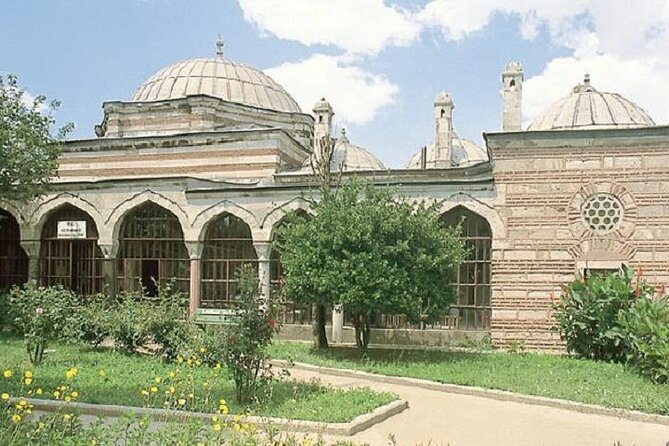 Dolmabahce Palace & Uskudar(Asian Side) Afternoon Tour - Dolmabahçe Palace: what you’ll see in about 2 hours