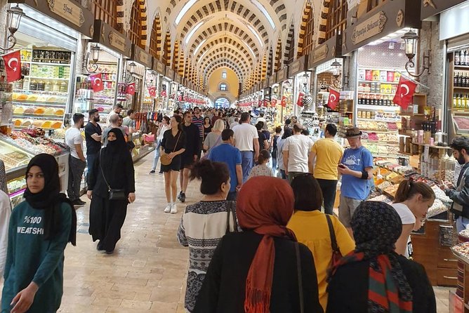 Eating Like a Local: Learn About Diverse Culinary Culture of Turkey - Desserts at Kadikoy Iskelesi: Baklava and Tea as a Finish
