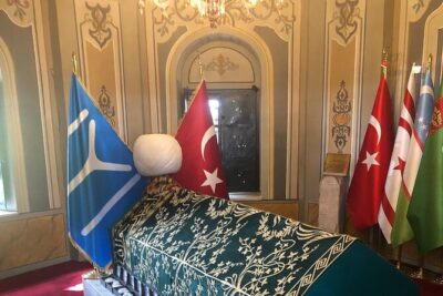 Ertugrul Gazi Tomb, Sogut and Bilecik Tour - Daily from Istanbul - Ertuğrul Gazi Turbesi: where the day starts (and where photos happen)