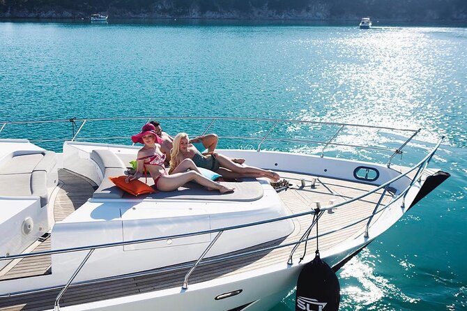 Exclusive Bosphorus Cruise - Luxury Yacht Experience in Istanbul - Ottoman Architecture and Waterfront Houses: The In-Between Views