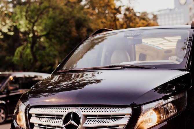 Fat Taxi - Private Istanbul Airport (IST) Transfer to Besiktas Area - The Ride: Wi‑Fi, Air-Conditioning, Water, Snacks, and a Clean Car