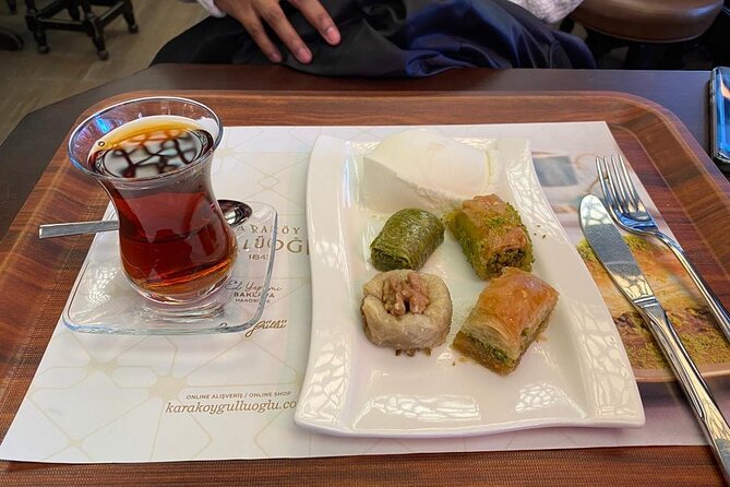Food Tour in Istanbul with Local Guide - What You Eat on This Tour: Mezes, Kebaps, and a Breakfast-Through-Dessert Day