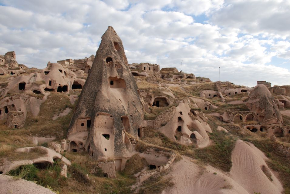 From Istanbul: 3-Day Cappadocia Tour with Balloon Ride - Soğanlı Valley Hot Air Balloon at sunrise: the experience most people remember
