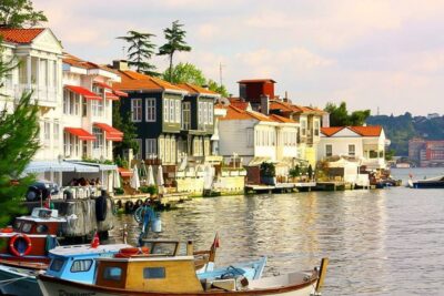 From Istanbul: Full-Day Princes Island Tour with Lunch - Watching Istanbul fade: the cruise views and onboard narration