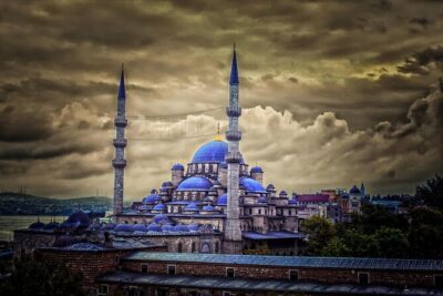 Full Day Istanbul Old City Tour With Expert Local Guide - Hippodrome: Monuments Still Staring Back From the Byzantine Past