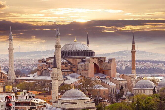Full Day Istanbul Old City Tour With Expert Local Guide - Topkapi Palace: Ottoman Power in Rooms and Objects
