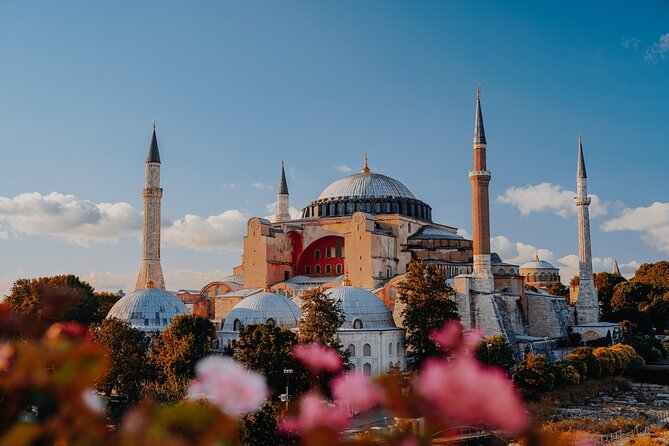 Full-Day Small-Group Guided Tour to Famous Mosques in Istanbul - The 7-Hour Pace: Pickup, Walking, and Group Size