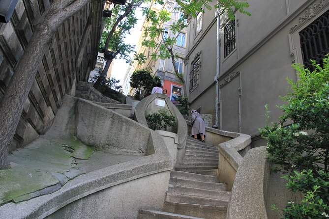 Galata Walking Tour: Galata Tower, Galata Bridge, Fener & More - Kamondo Stairs and Galata Bridge: quick photos with real atmosphere