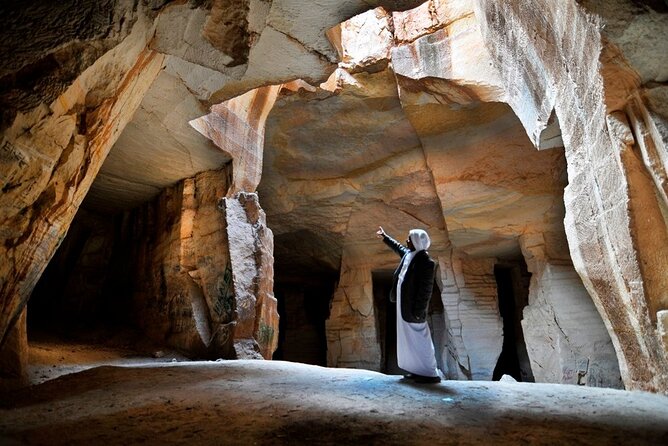 Göbekli Tepe & Şanlıurfa City Tour 2 Days 1 Night From Istanbul - Day 2 in the Harran area: caves, castle walls, and culture houses