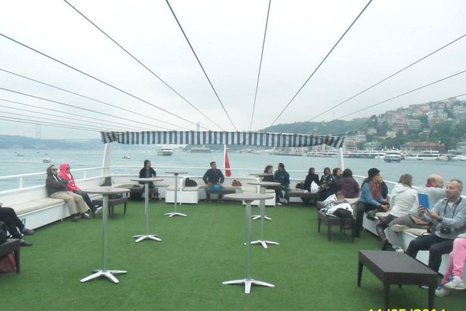 Golden Horn and Bosphorus Boat Tour in Istanbul - Bosphorus Strait Sights: Europe, Asia, and Major Landmarks
