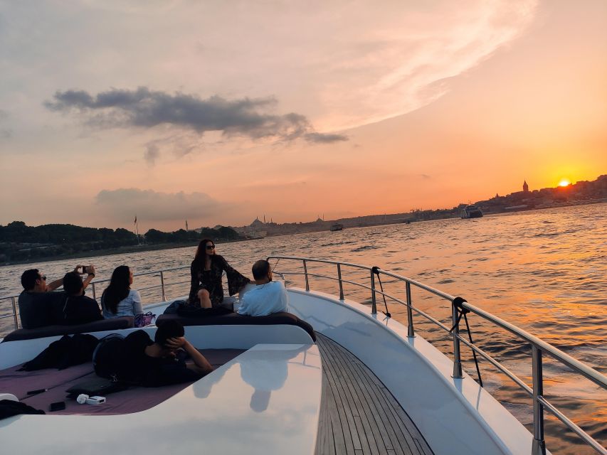 Guided Dolmabahce Palace Tour with Bosphorus Sunset Cruise - Inside Selamlik and Harem: What the Ottoman Court Looked Like