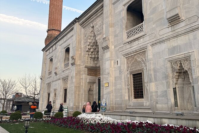 Guided Green Bursa Tour with Cable Car From Istanbul to Uludag - Back in Bursa: Green Mosque and the Ottoman-era complex finish