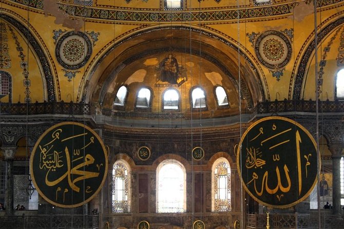 Guided Hagia Sofia, Blue mosque, Basilica Cistern skip lines tour - Stop 3: Basilica Cistern’s underground palace feeling
