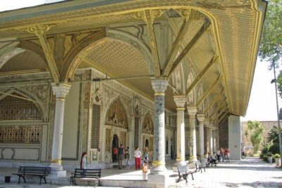 Guided Topkapi Palace & Harem- Skip-the-Line with SMALL GROUP - The guided palace walkthrough: how the guide makes the museum workable