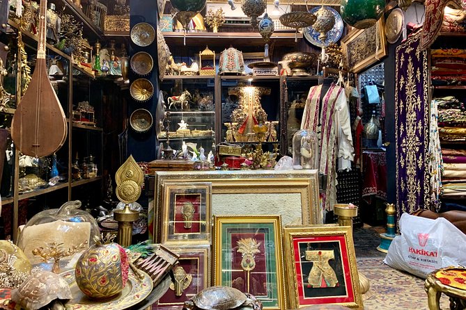 Hagia Sophia, Basilica Cistern and Grand Bazaar Tour in Istanbul - Where You Meet (and Why It Matters Near Sultanahmet)