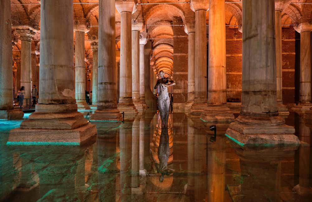Hagia Sophia & Basilica Cistern Guided Tour Incl. Tickets - Hagia Sophia inside: mosaics, minarets, and the Ottoman conversion story