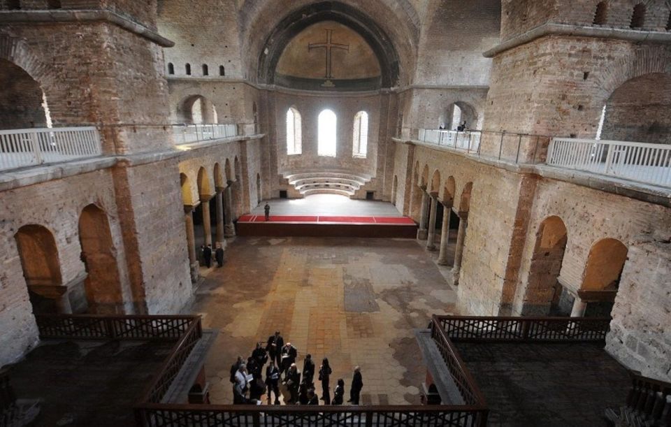 Hagia Sophia, Topkapı Palace, Blue Mosque Guided Small Group - Step 5: A quick shop stop before the Grand Bazaar