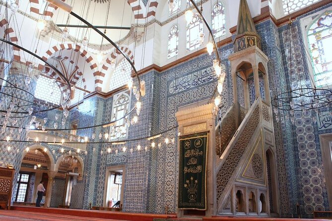 Half-Day Istanbul Private Food Tour & Culinary Experience - Bosphorus Ferry to the Asian Side: The View-and-Go Moment