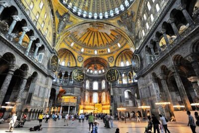 Highlights of Istanbul with Private Tour Guide Zerrin - Hagia Sophia Grand Mosque: the building that keeps changing roles