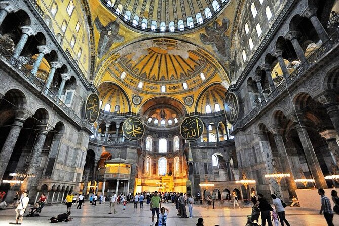 Highlights of Istanbul with Private Tour Guide Zerrin - Hagia Sophia Grand Mosque: the building that keeps changing roles