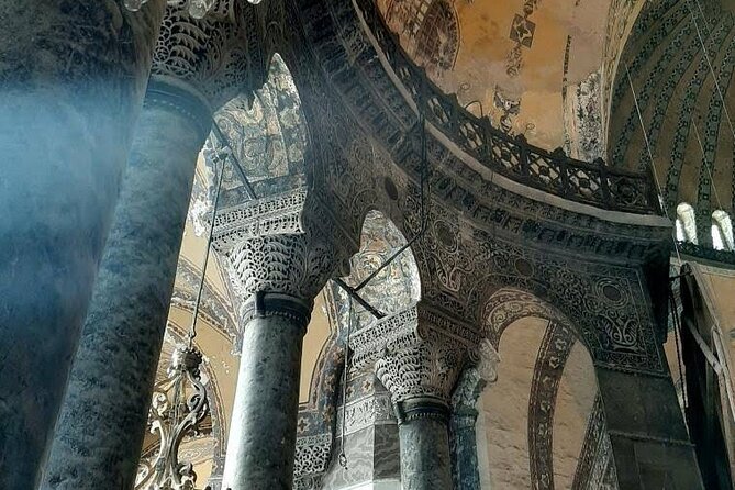 Highlights of İstanbul's Old Town with Private Guiding Service - Hippodrome: recognizing the movie-and-series setting (30 minutes, free admission)