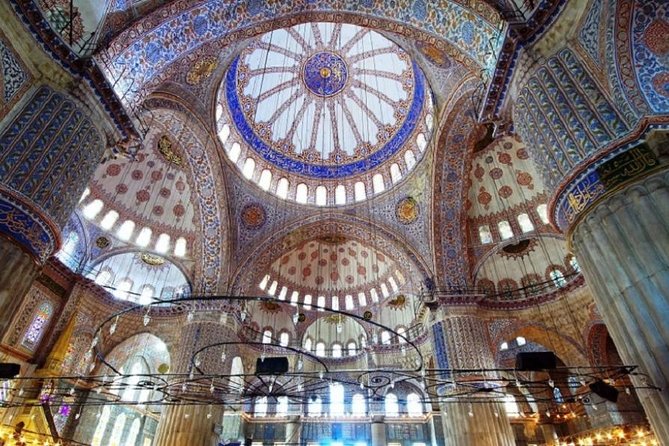 Imperial Istanbul Half-Day Tour: Hagia Sophia and Grand Bazaar - Guide Matters: From Clear History to Hard-to-Hear Pacing