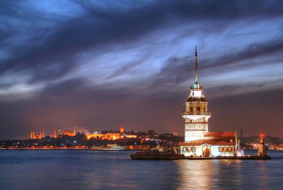 Istanbul: A short trip along the Bosphorus in the evening - Live Guide and Audio: What You’ll Hear on the Water (and How to Use It)