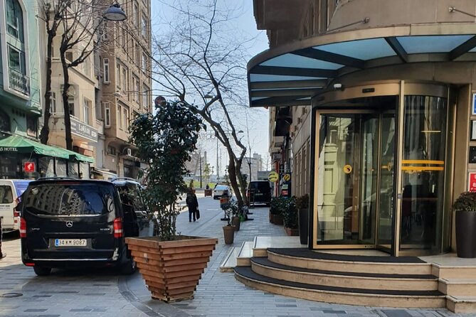 Istanbul Airport Private Transfer Services - Biivip Vip Transfer - The Drive: What 45 Minutes to 1.5 Hours Means in Practice